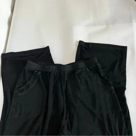 Chico's Travelers Wide Leg Pocket Pants Size 3 (XL/16) Black Non Wrinkle - Picture 3 of 7